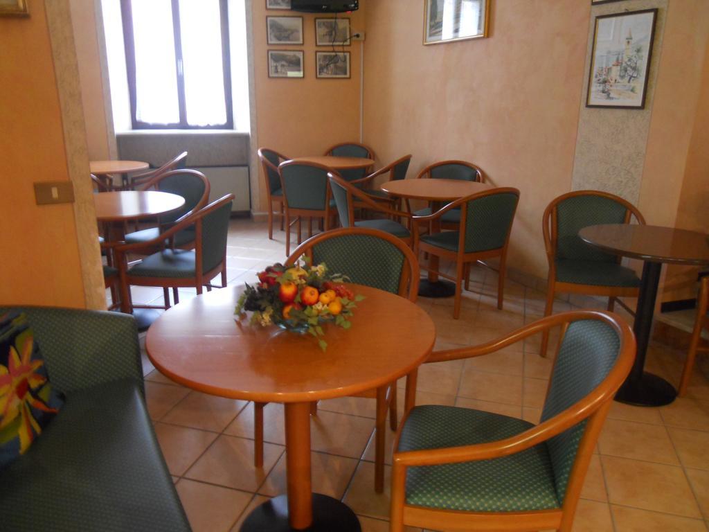 Albergo Giardino Toscolano Maderno Exterior foto