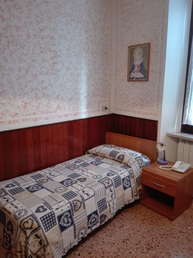 Albergo Giardino Toscolano Maderno Exterior foto