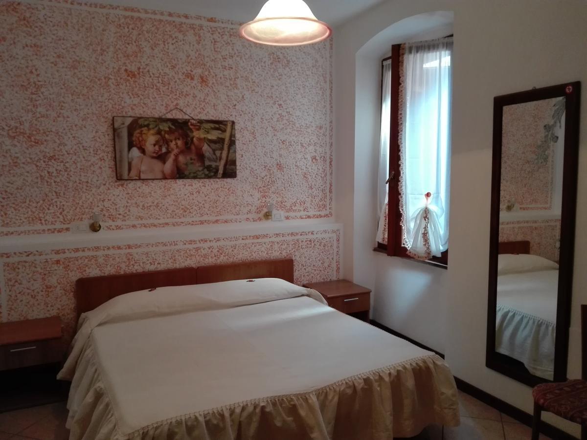 Albergo Giardino Toscolano Maderno Exterior foto