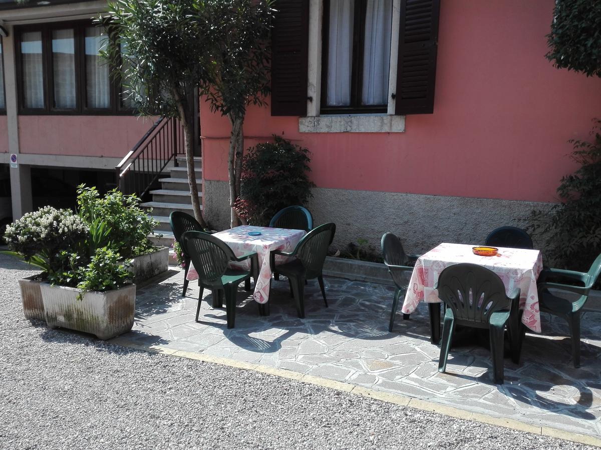 Albergo Giardino Toscolano Maderno Exterior foto