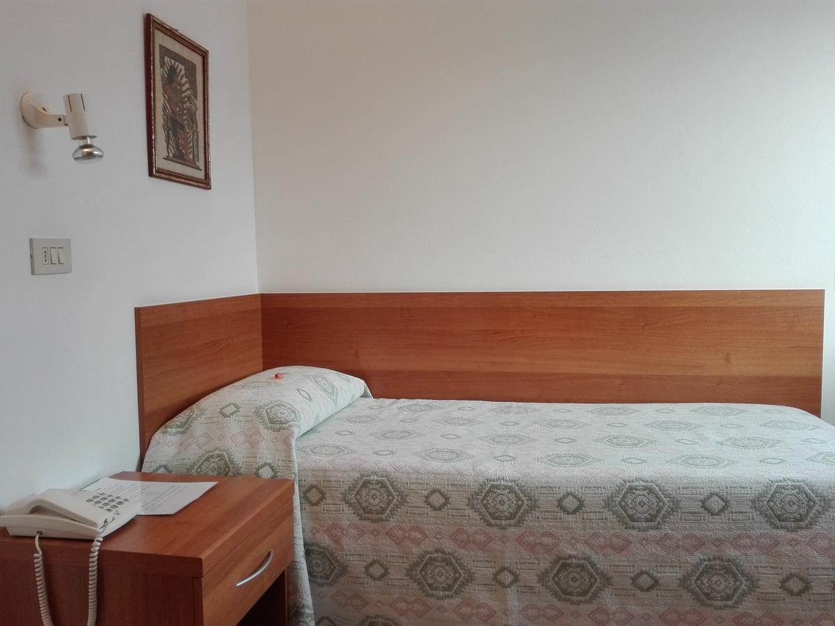 Albergo Giardino Toscolano Maderno Exterior foto